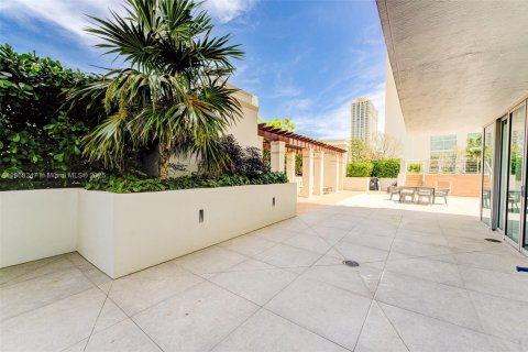 Condominio en venta en Sunny Isles Beach, Florida, 3 dormitorios, 173.26 m2 № 1895253 - foto 17