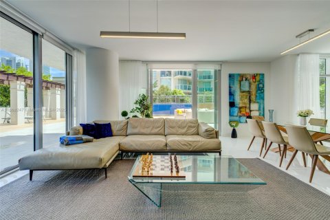 Condominio en venta en Sunny Isles Beach, Florida, 3 dormitorios, 173.26 m2 № 1895253 - foto 16