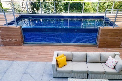Condominio en venta en Sunny Isles Beach, Florida, 3 dormitorios, 173.26 m2 № 1895253 - foto 29