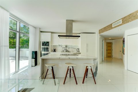 Condominio en venta en Sunny Isles Beach, Florida, 3 dormitorios, 173.26 m2 № 1895253 - foto 13