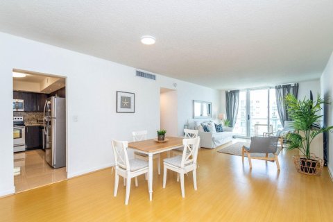 Copropriété à vendre à Hollywood, Floride: 1 chambre, 81.2 m2 № 2245278 - photo 2
