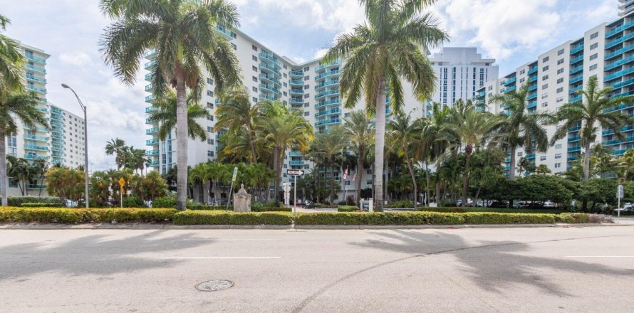 Condo à Hollywood, Floride, 1 chambre № 2245278