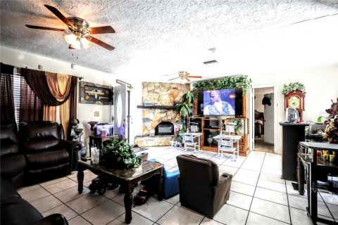 Villa ou maison à vendre à Tampa, Floride: 4 chambres, 186.73 m2 № 1750215 - photo 6