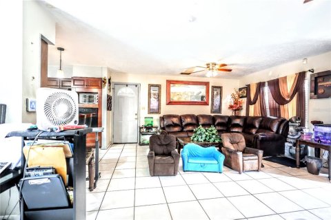 Villa ou maison à vendre à Tampa, Floride: 4 chambres, 186.73 m2 № 1750215 - photo 5