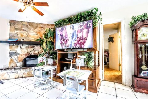 Villa ou maison à vendre à Tampa, Floride: 4 chambres, 186.73 m2 № 1750215 - photo 8