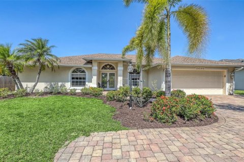 Casa en venta en Sarasota, Florida, 4 dormitorios, 186.55 m2 № 1759669 - foto 2