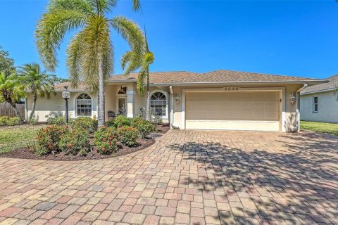Casa en venta en Sarasota, Florida, 4 dormitorios, 186.55 m2 № 1759669 - foto 1