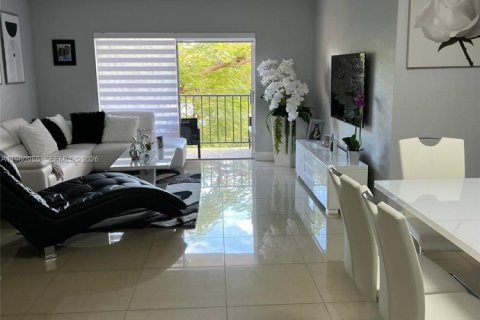 Снять в аренду кондоминиум в Майами, Флорида 3 спальни, 108.42м2, № 2044207 - фото 18