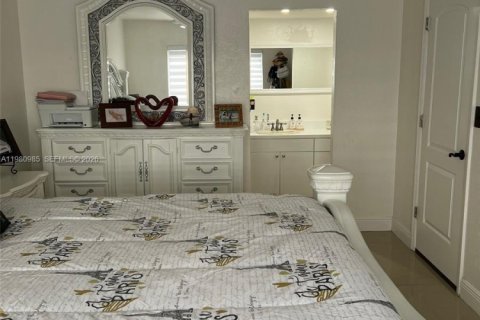 Снять в аренду кондоминиум в Майами, Флорида 3 спальни, 108.42м2, № 2044207 - фото 25