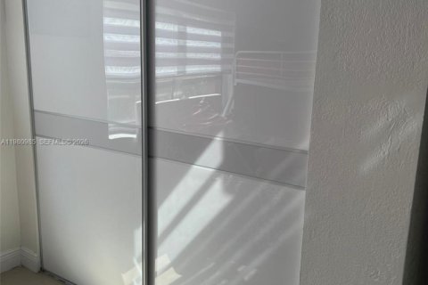 Снять в аренду кондоминиум в Майами, Флорида 3 спальни, 108.42м2, № 2044207 - фото 30