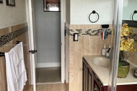 Снять в аренду кондоминиум в Майами, Флорида 3 спальни, 108.42м2, № 2044207 - фото 4