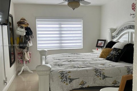 Снять в аренду кондоминиум в Майами, Флорида 3 спальни, 108.42м2, № 2044207 - фото 27