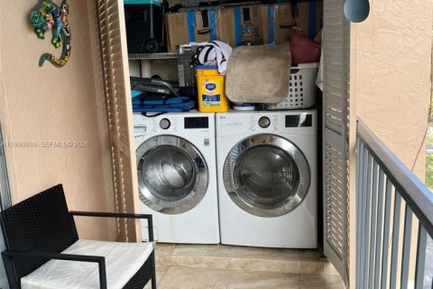 Снять в аренду кондоминиум в Майами, Флорида 3 спальни, 108.42м2, № 2044207 - фото 12