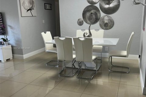 Снять в аренду кондоминиум в Майами, Флорида 3 спальни, 108.42м2, № 2044207 - фото 21