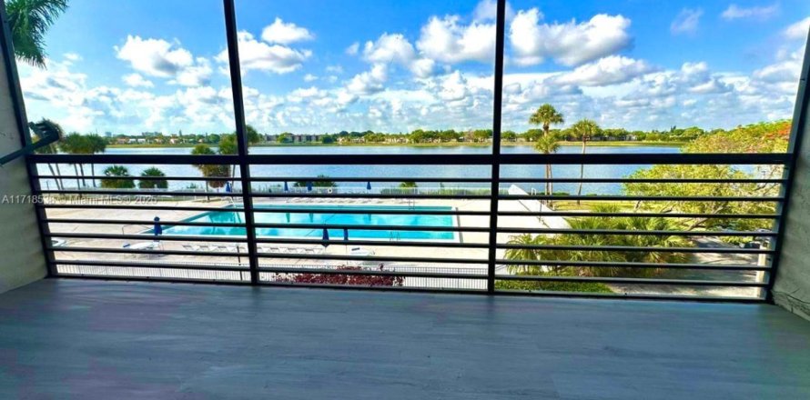 Condo à Miami, Floride, 2 chambres  № 1943355