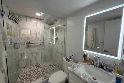 Купить кондоминиум в Майами, Флорида 2 спальни, 84.17м2, № 1895572 - фото 14