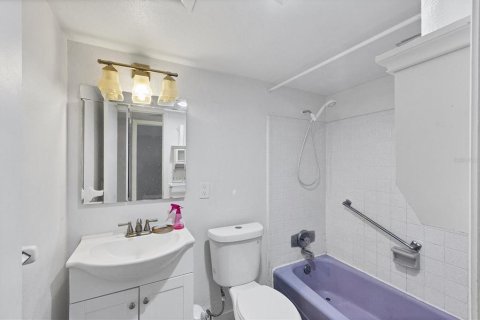 Купить виллу или дом в Норт-Порт, Флорида 9 комнат, 121.61м2, № 1522557 - фото 22