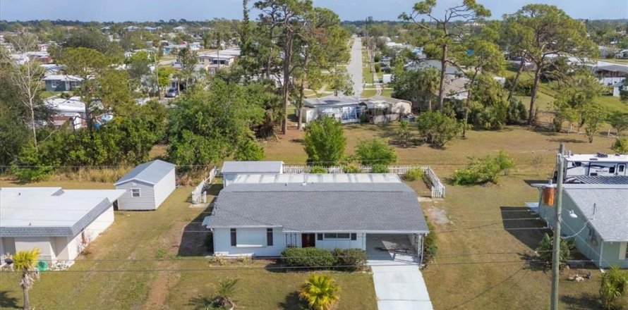 House in North Port, Florida 2 bedrooms, 121.61 sq.m. № 1522557