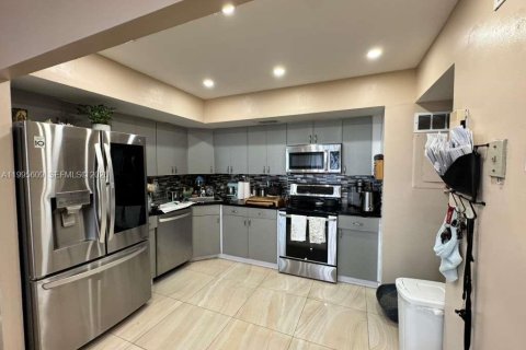 Купить кондоминиум в Норт-Майами, Флорида 2 спальни, 110.37м2, № 2058266 - фото 7