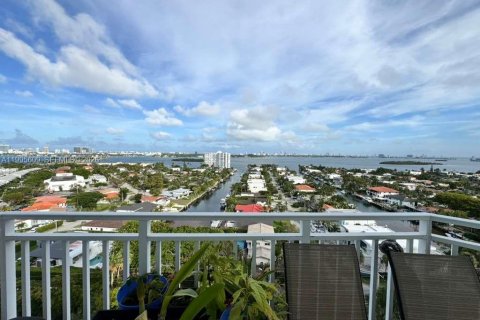 Купить кондоминиум в Норт-Майами, Флорида 2 спальни, 110.37м2, № 2058266 - фото 15