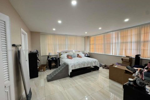 Купить кондоминиум в Норт-Майами, Флорида 2 спальни, 110.37м2, № 2058266 - фото 11