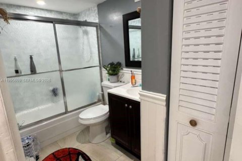 Купить кондоминиум в Норт-Майами, Флорида 2 спальни, 110.37м2, № 2058266 - фото 10