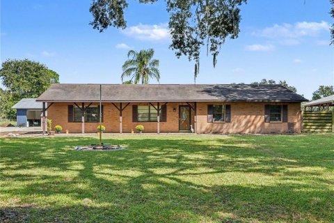 House in Lakeland, Florida 4 bedrooms, 161.84 sq.m. № 2420483