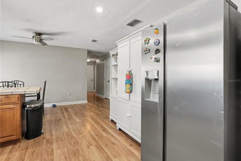 House in Lakeland, Florida 4 bedrooms, 161.84 sq.m. № 2420483 - photo 9