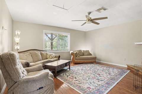 House in Lakeland, Florida 4 bedrooms, 161.84 sq.m. № 2420483 - photo 5