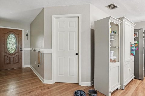 House in Lakeland, Florida 4 bedrooms, 161.84 sq.m. № 2420483 - photo 4
