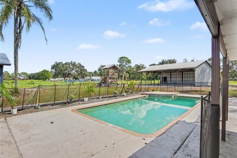 House in Lakeland, Florida 4 bedrooms, 161.84 sq.m. № 2420483 - photo 21