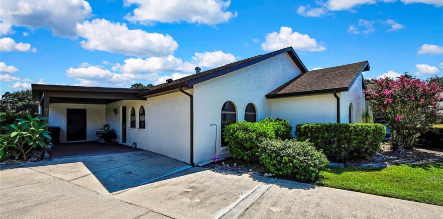 Villa ou maison à Weeki Wachee, Floride 3 chambres, 128.86 m2 № 1917924