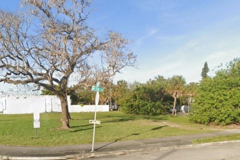 Купить коммерческую недвижимость в Майами, Флорида № 1977180 - фото 3