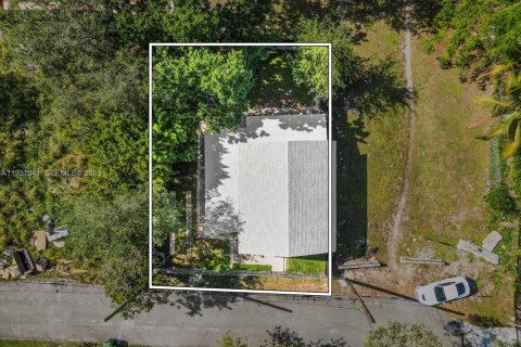 House in Miami, Florida 3 bedrooms, 92.62 sq.m. № 1994894 - photo 19