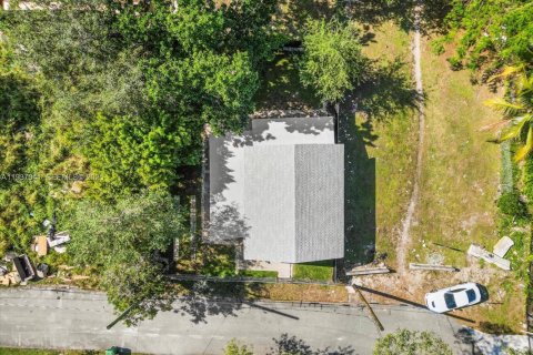 House in Miami, Florida 3 bedrooms, 92.62 sq.m. № 1994894 - photo 24