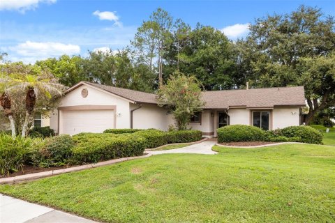 House in Orlando, Florida 3 bedrooms, 131.36 sq.m. № 2318822