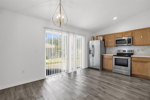 Villa ou maison à vendre à Poinciana, Floride: 3 chambres, 133.31 m2 № 2434873 - photo 7