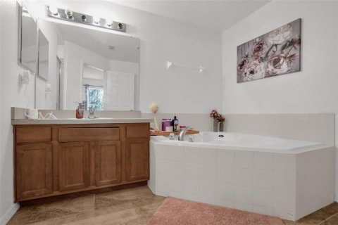 Villa ou maison à vendre à Poinciana, Floride: 3 chambres, 133.31 m2 № 2434873 - photo 12