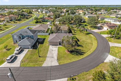 Villa ou maison à vendre à Poinciana, Floride: 3 chambres, 133.31 m2 № 2434873 - photo 26