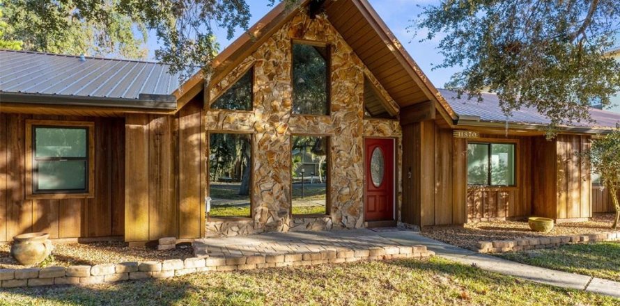 House in Homosassa, Florida 4 bedrooms, 209.87 sq.m. № 2138853