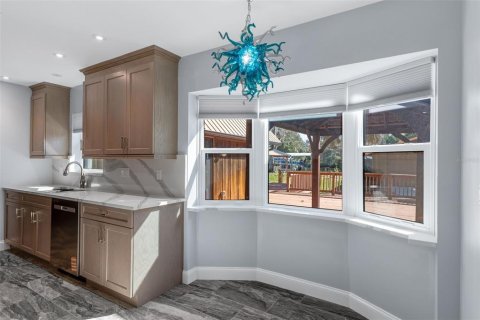 House in Homosassa, Florida 4 bedrooms, 209.87 sq.m. № 2138853 - photo 14
