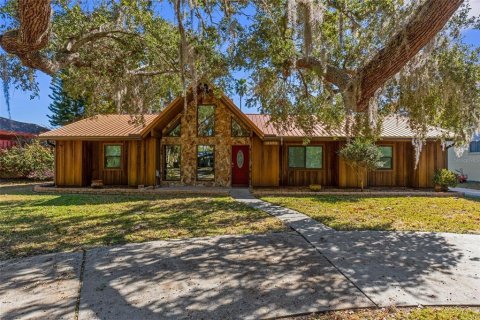House in Homosassa, Florida 4 bedrooms, 209.87 sq.m. № 2138853 - photo 3