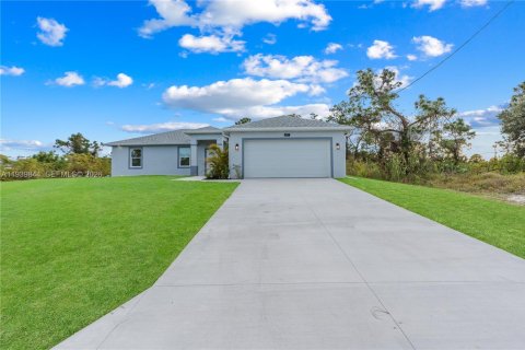 Casa en Lehigh Acres, Florida 3 dormitorios № 1997087