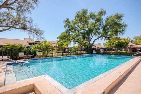 Townhouse in Saint Petersburg, Florida 3 bedrooms, 148.64 sq.m. № 2109976 - photo 22