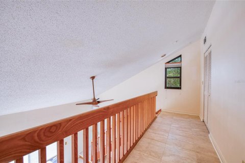 Townhouse in Saint Petersburg, Florida 3 bedrooms, 148.64 sq.m. № 2109976 - photo 14