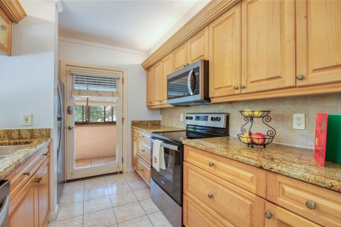 Townhouse in Saint Petersburg, Florida 3 bedrooms, 148.64 sq.m. № 2109976 - photo 5