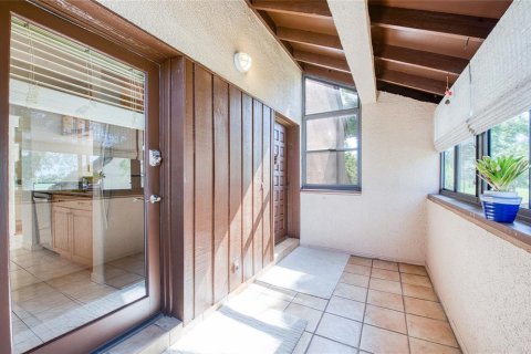 Townhouse in Saint Petersburg, Florida 3 bedrooms, 148.64 sq.m. № 2109976 - photo 4