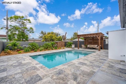 Casa en venta en Hialeah, Florida, 3 dormitorios, 119.57 m2 № 2066135 - foto 4