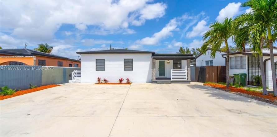 Casa en Hialeah, Florida 3 dormitorios, 119.57 m2 № 2066135