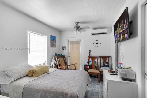 Casa en venta en Hialeah, Florida, 3 dormitorios, 119.57 m2 № 2066135 - foto 26